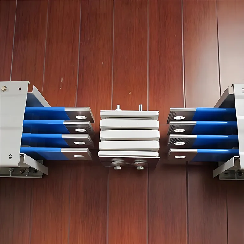 2000A oro izoliuotas autobusas